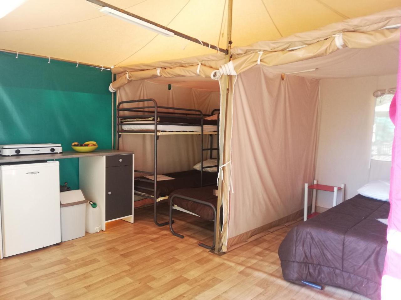 Camping 3 Etoiles - Piscine Chauffee - Vue Montagne Saint-Girons  Kültér fotó